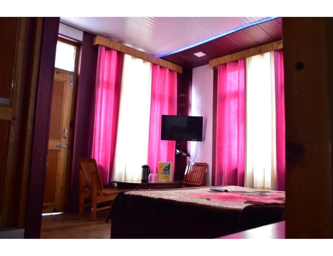 Hotel Peak View, Lahaul Sissu المظهر الخارجي الصورة