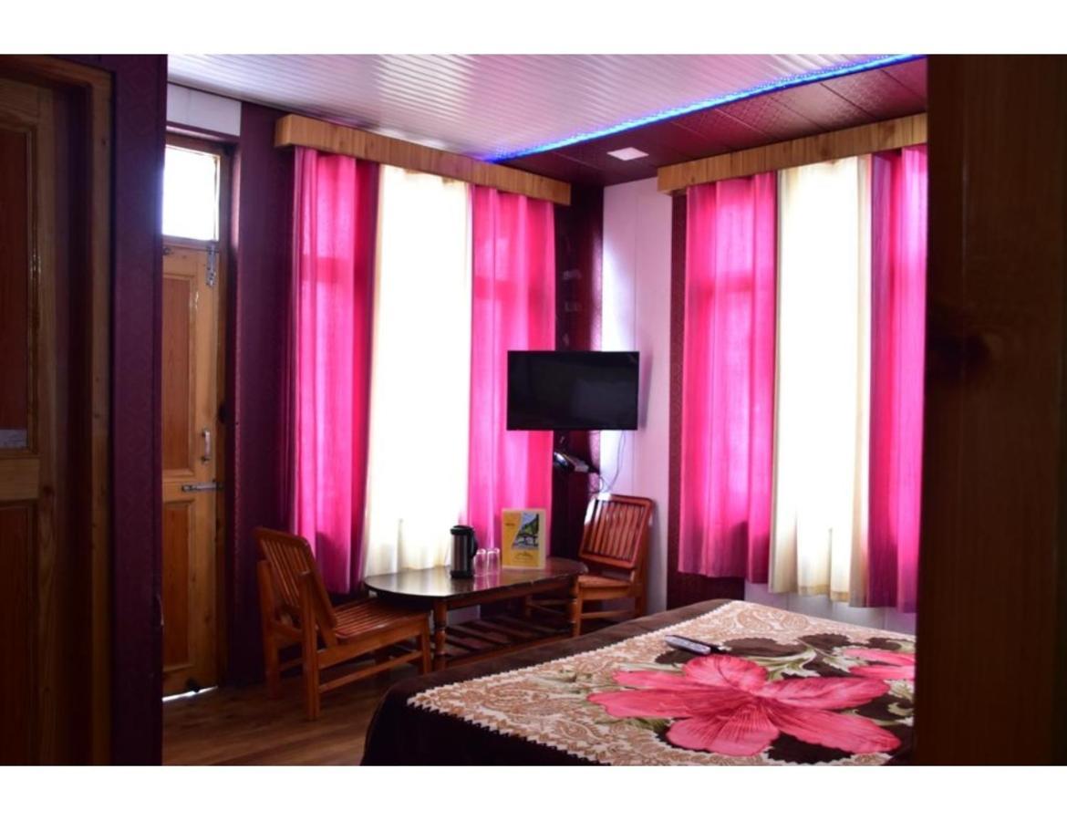 Hotel Peak View, Lahaul Sissu المظهر الخارجي الصورة